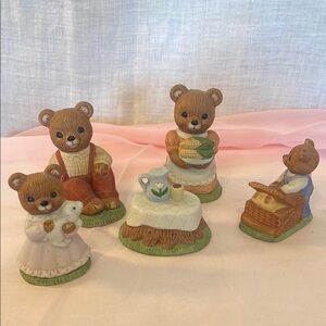 Charming Bear Figurine Set going on a picnic